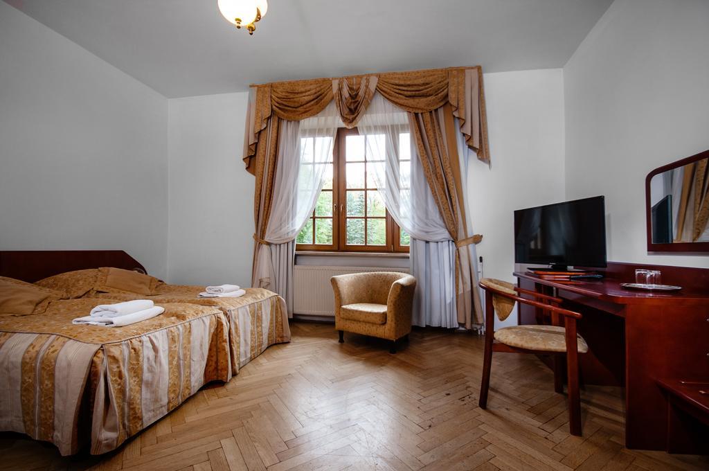 Willa Raj Nałęczów Buitenkant foto